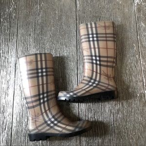 Burberry rain boot